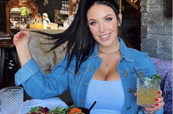Angela White’s Social Media and Branding
