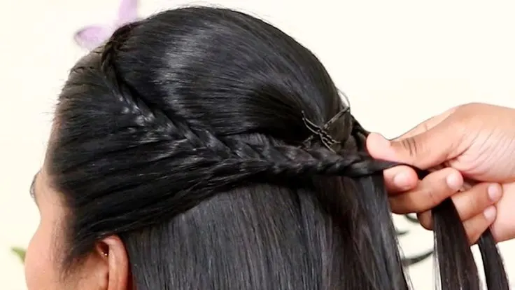 Simple Normal Hair Style Girl